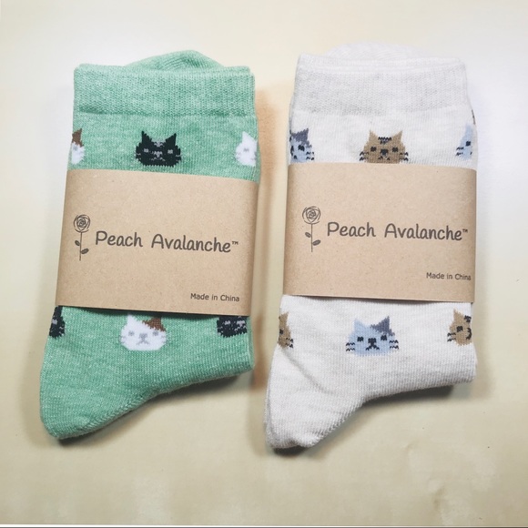NEW 2 Pairs Women’s Cute Cartoon Cat Socks 🧦 🐱 - Picture 3 of 3